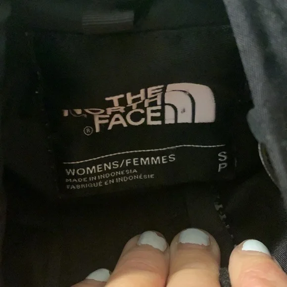 The North Face black hooded jacket dryvent - Picture 8 of 12